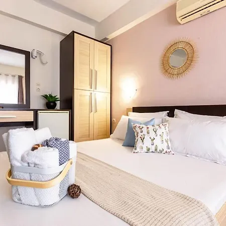 Apartman Potam'sea Bliss 8 - Front, Sun Beds & Parking Himara