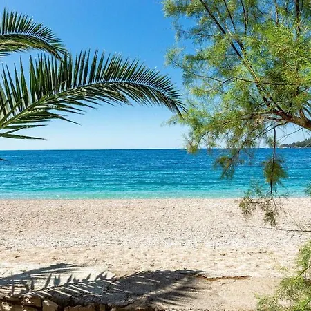 Potam'sea Bliss 8 - Front, Sun Beds & Parking *